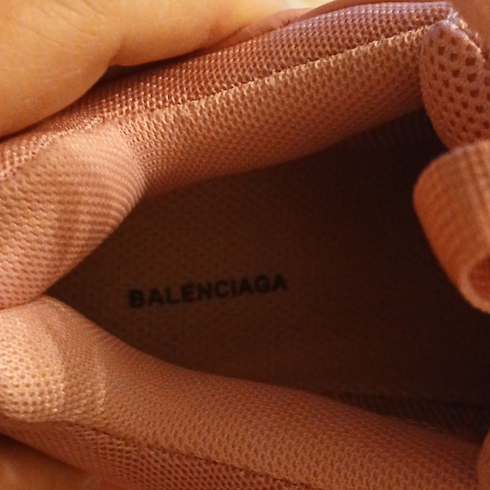 Balenciaga   - Picture 6 of 12
